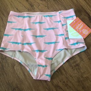 NWT Kortni Jeane alligator bottoms Medium